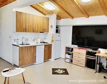 Apartmani Souc, , logement privé à Krašići, Monténégro - APT 3-1